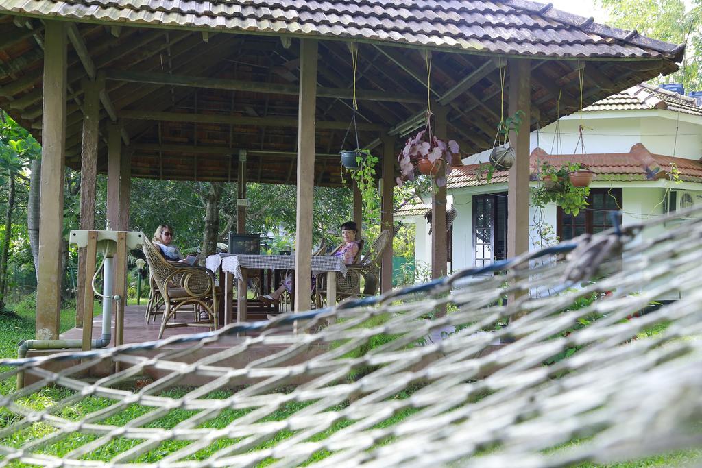 Lovedale Lakeside Homestay Alappuzha Екстер'єр фото